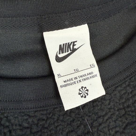 Nike Sweatshirt Pullover Fleece Club Crew Size XL FB8378-010 Black NEW $90 - Picture 3 of 12